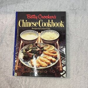 Betty Crocker’s Chinese Cookbook : Leeann Chin